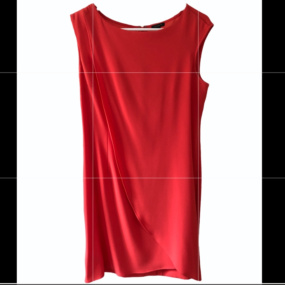 Ann Taylor dress size M. Flattering worn once!